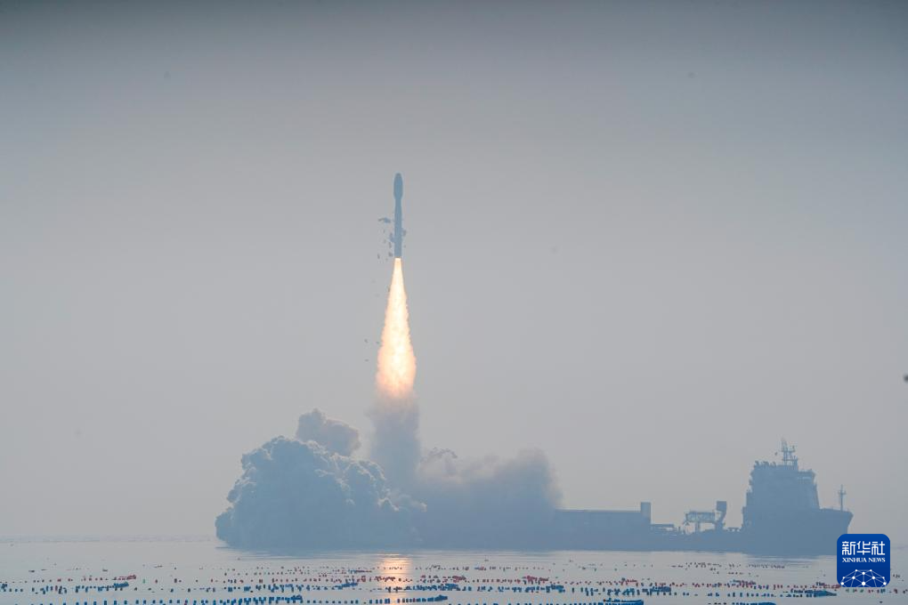 我國成功發射微厘空間01組衛星 海上新年度首發開門紅